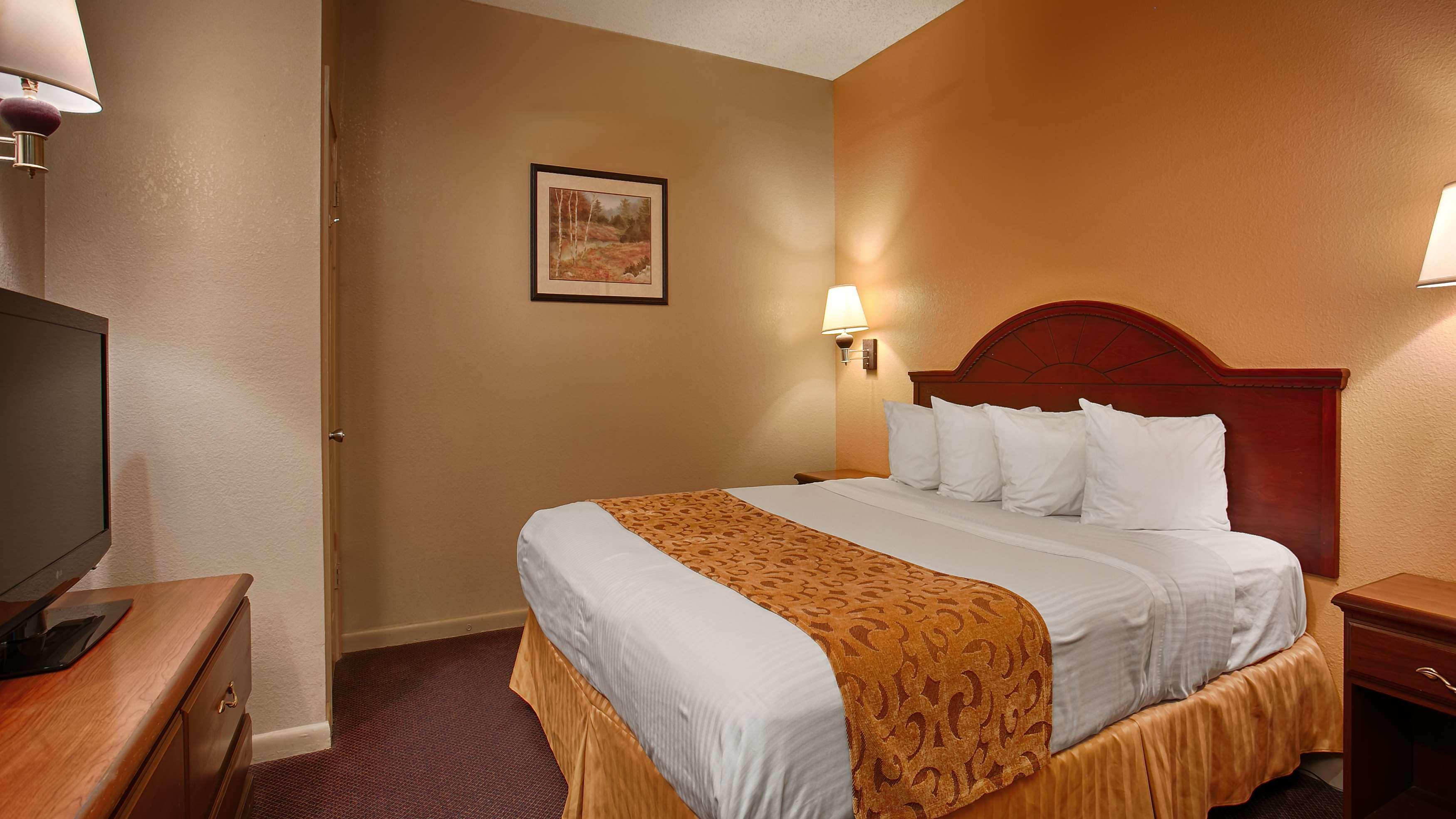 Best Western Delhi Inn Εξωτερικό φωτογραφία