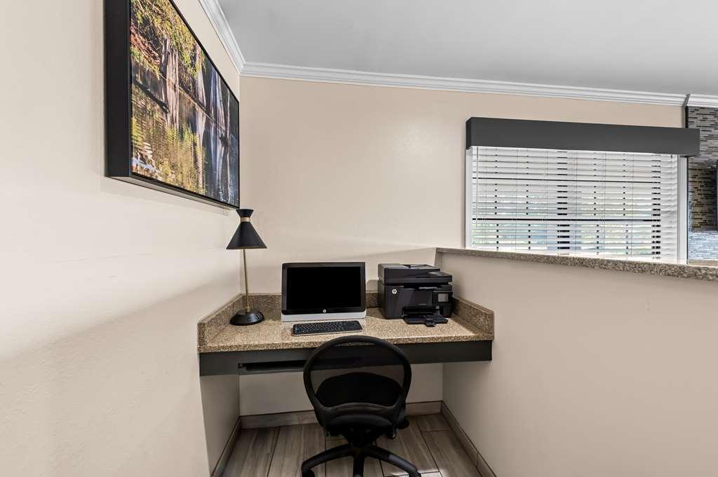 Best Western Delhi Inn Ανέσεις φωτογραφία
